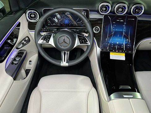 New 2025 Mercedes-Benz GLC 300 4MATIC image 35
