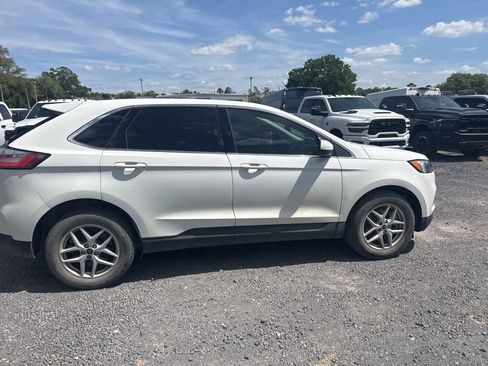 Used 2022 Ford Edge SEL w/ Convenience Package image 6