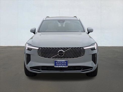 New 2026 Volvo XC90 B5 Plus w/ Protection Package image 4