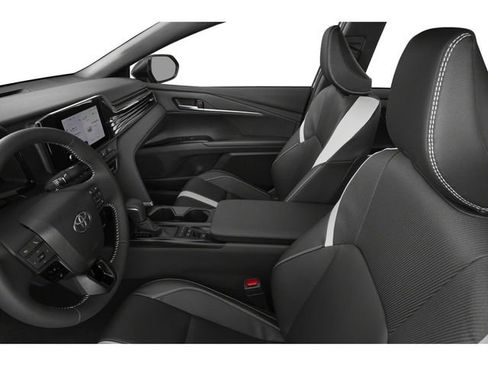 Used 2025 Toyota Camry SE w/ Multimedia Upgrade Package image 8