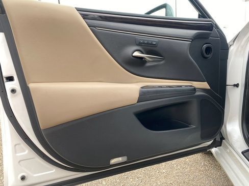Used 2021 Lexus ES 350 w/ Premium Package FWD image 11