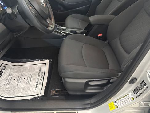 Used 2022 Toyota Corolla LE FWD image 28