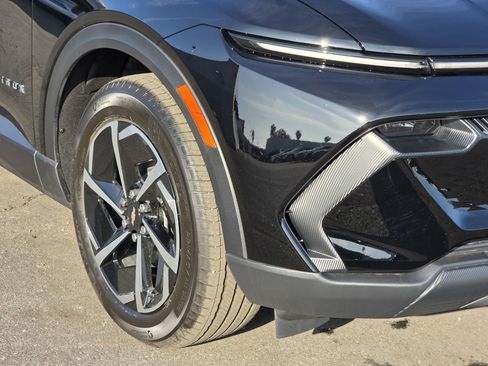 New 2026 Chevrolet Equinox EV LT image 10