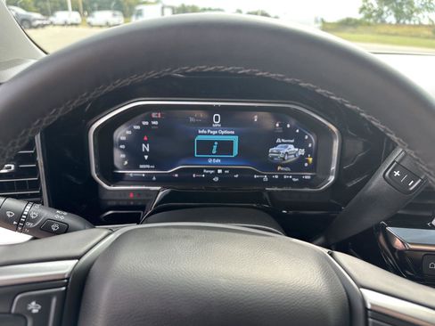 Used 2024 Chevrolet Silverado 1500 LT image 27