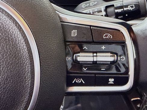 Used 2024 Kia Sorento S image 15