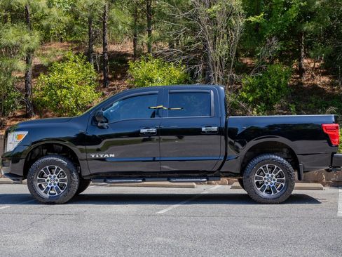 Used 2021 Nissan Titan SV w/ Accessory Utility Package AWD/4WD image 9