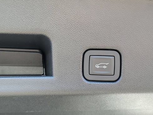 Used 2026 Buick Enclave Preferred w/ Power Package FWD image 10