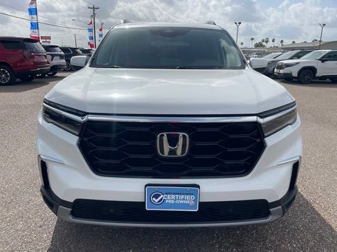 Used 2025 Honda Pilot Elite image 2