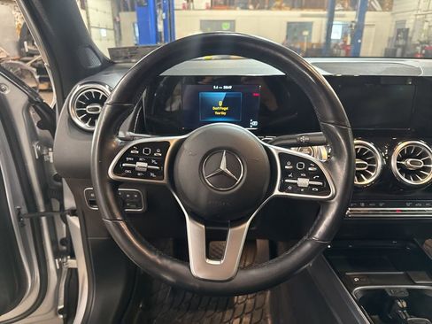 Used 2020 Mercedes-Benz GLB 250 GLB 250 image 14