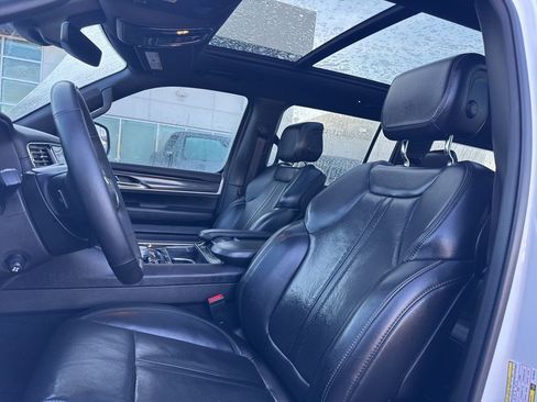 Used 2022 Jeep Wagoneer Series I w/ Premium Group I image 18