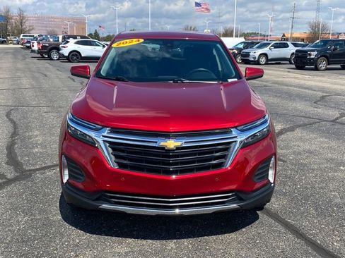 Certified 2024 Chevrolet Equinox LT w/ LPO, Floor Liner Package image 2