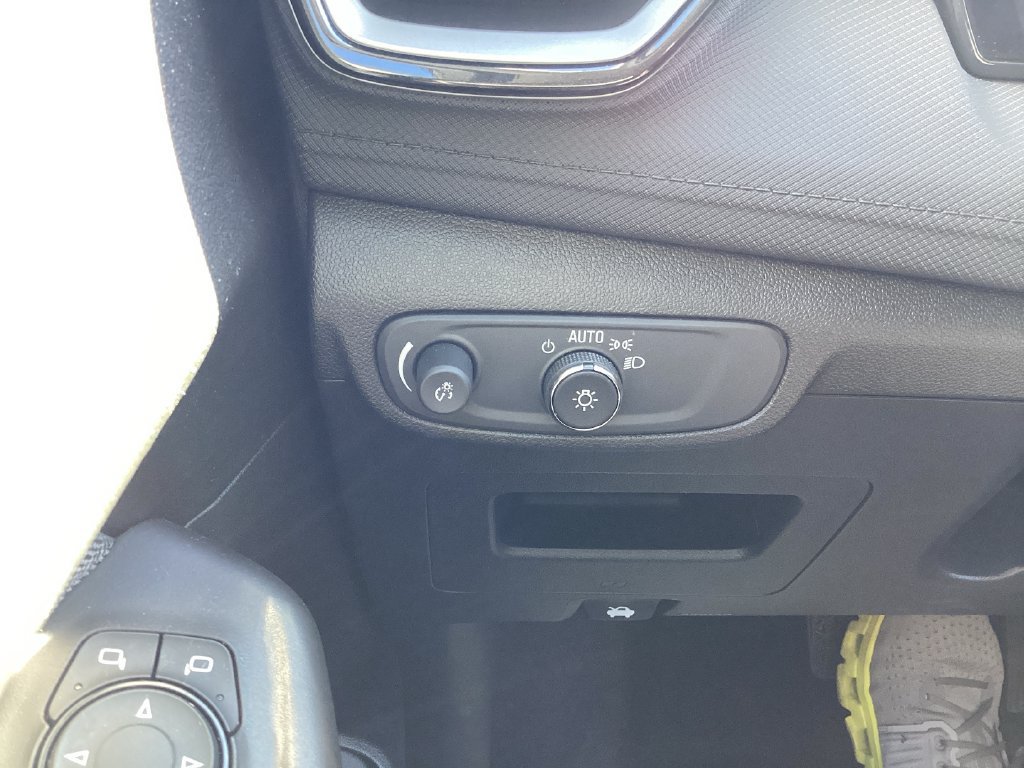 Used 2025 Chevrolet TrailBlazer LS w/ LS Convenience Package FWD image 16