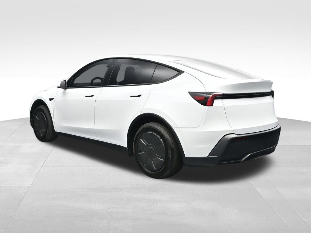 Used 2026 Tesla Model Y 2WD image 7