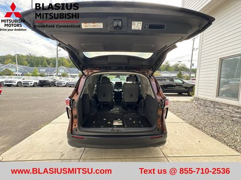 Used 2022 Toyota Sienna XLE AWD/4WD image 53