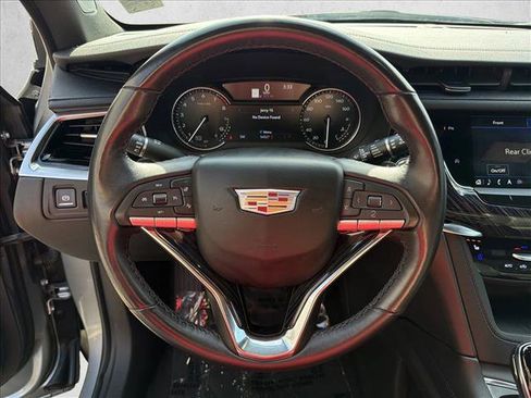 Used 2024 Cadillac XT6 Premium Luxury image 14
