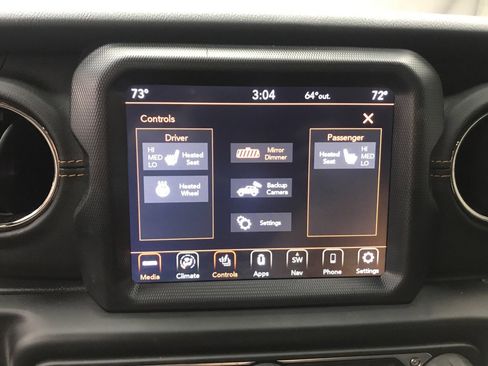 Used 2022 Jeep Wrangler Unlimited Sahara AWD/4WD image 13