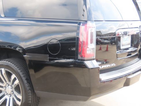 Used 2017 GMC Yukon XL Denali w/ Open Road Package AWD/4WD image 16