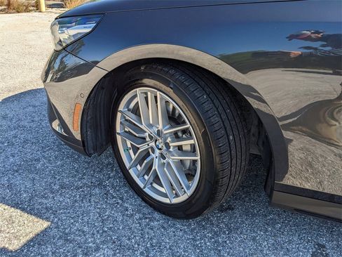 Used 2024 BMW 530i image 34