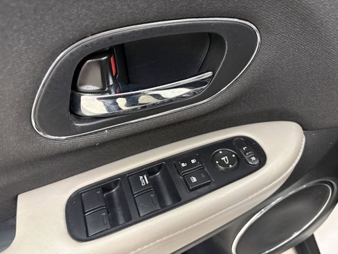 Used 2021 Honda HR-V EX image 25
