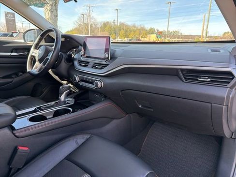 Used 2024 Nissan Altima 2.5 SR image 30