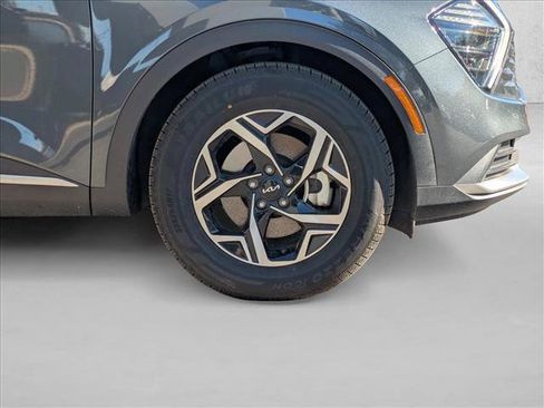 Used 2024 Kia Sportage LX image 17