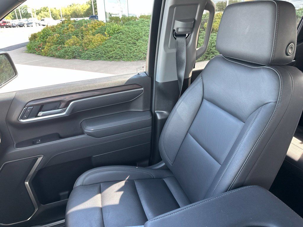 Used 2026 GMC Sierra 1500 SLT AWD/4WD image 28