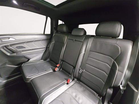 Used 2022 Volkswagen Tiguan SEL R-Line image 13