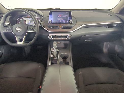 Used 2025 Nissan Altima 2.5 SV FWD image 16