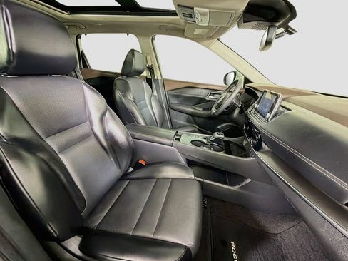 Used 2021 Nissan Rogue SV w/ Premium Package FWD image 33