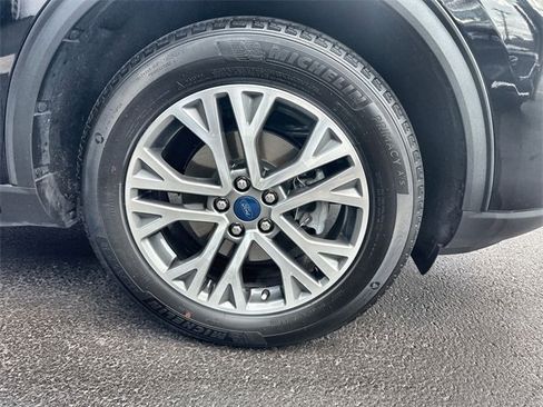 Used 2022 Ford Escape SEL w/ Technology Package image 10