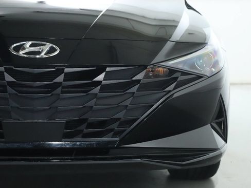 Used 2023 Hyundai Elantra SEL w/ Convenience Package FWD image 7