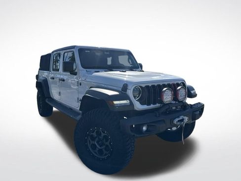 Used 2024 Jeep Gladiator Sport AWD/4WD image 3