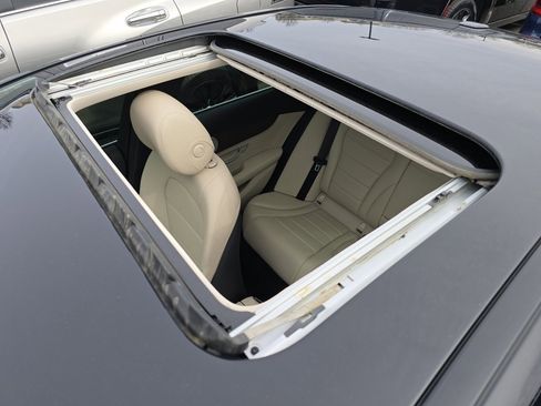 Used 2021 Mercedes-Benz C 300 4MATIC Sedan image 3