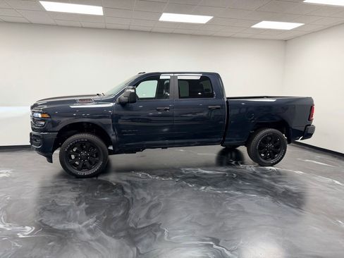 Used 2025 RAM 2500 Big Horn AWD/4WD image 4