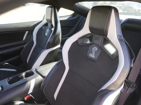 Used 2022 Ford Mustang Shelby GT500 w/ Technology Package image 10