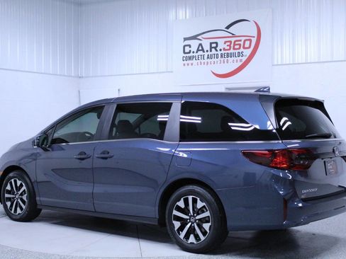 Used 2025 Honda Odyssey EX-L image 4