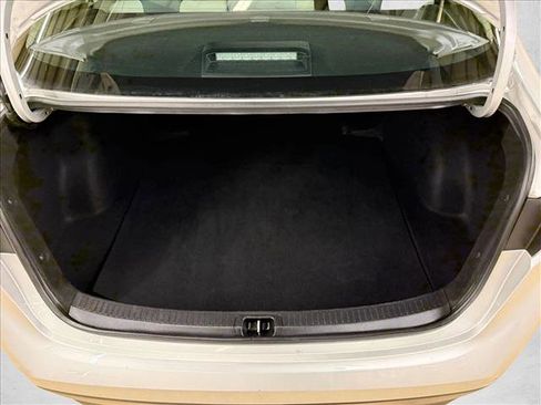 Used 2023 Toyota Corolla LE image 7