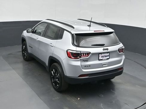 New 2026 Jeep Compass Latitude AWD/4WD image 32