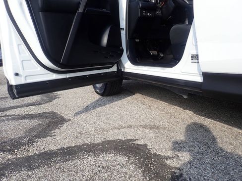 Used 2015 Toyota RAV4 XLE AWD/4WD image 11
