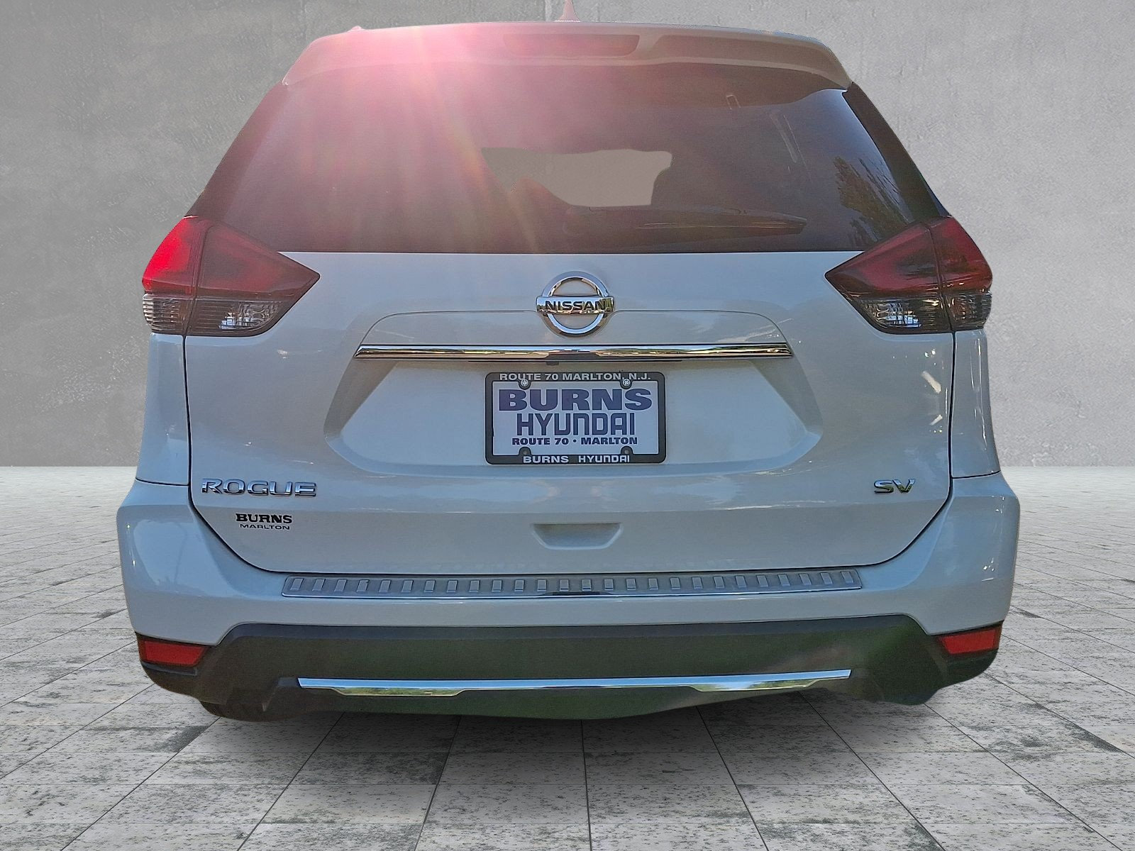 Used 2018 Nissan Rogue SV FWD image 5