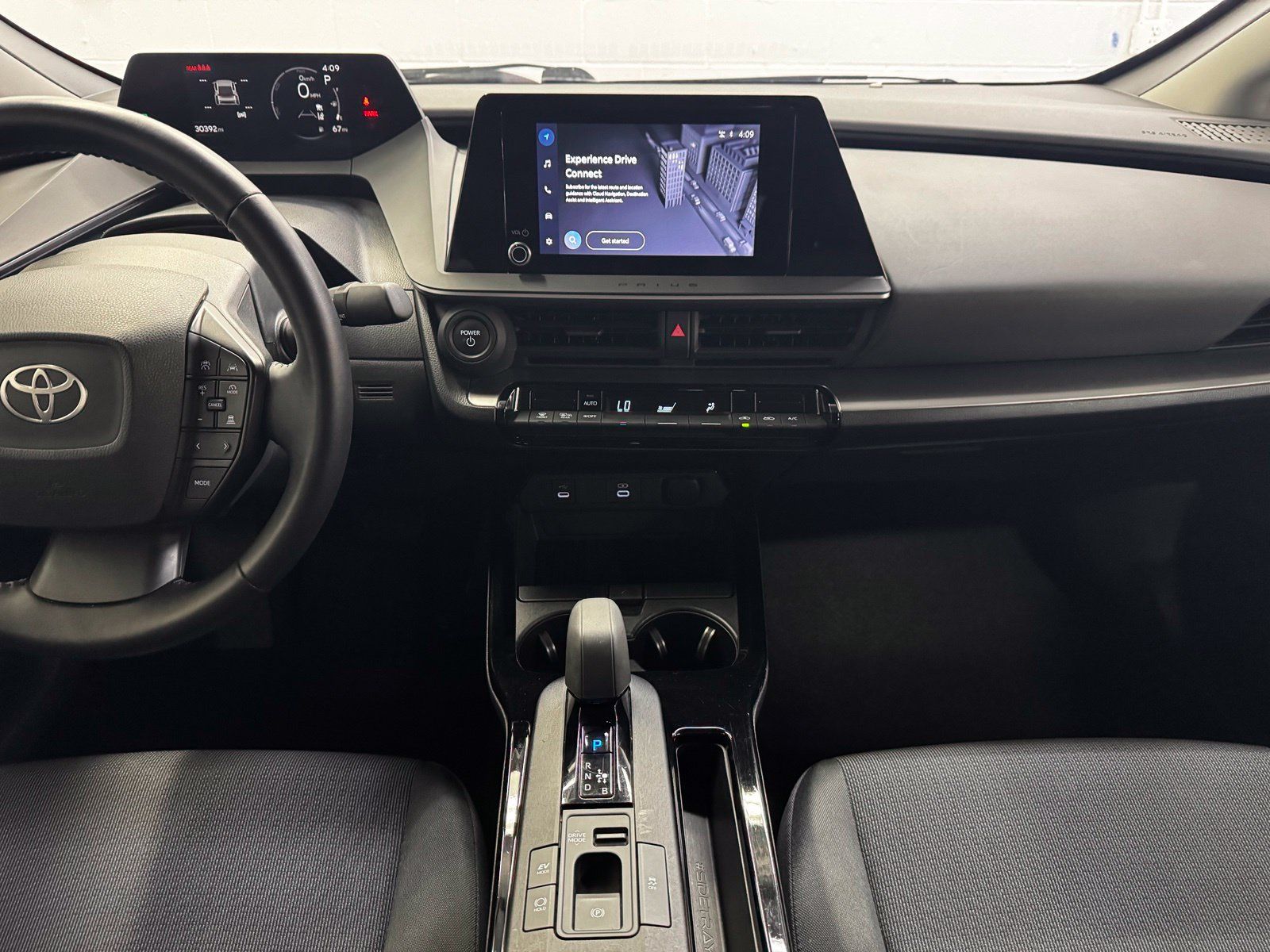 Used 2024 Toyota Prius LE FWD image 14