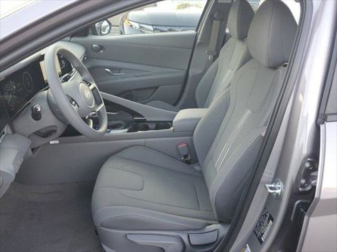 New 2024 Hyundai Elantra Blue image 8