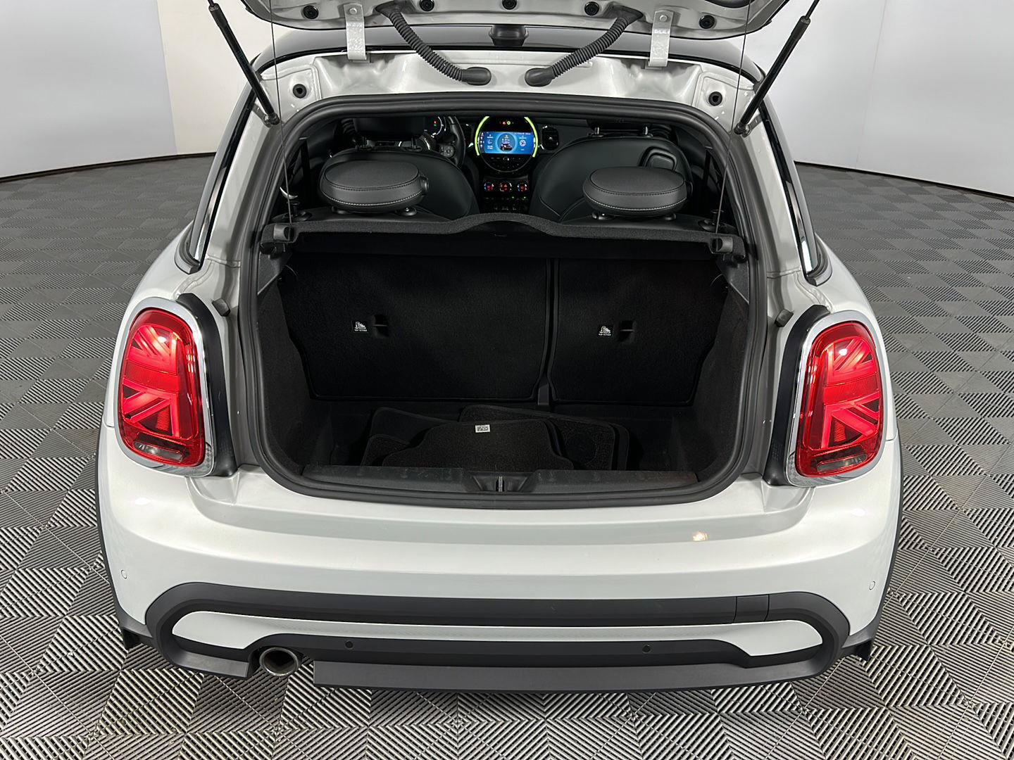Used 2022 MINI Cooper 2-Door Hardtop FWD image 30
