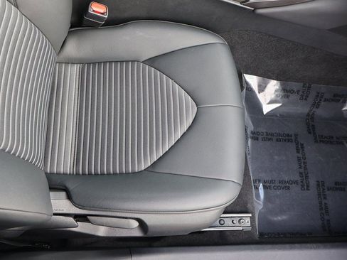 Used 2023 Toyota Camry SE image 29