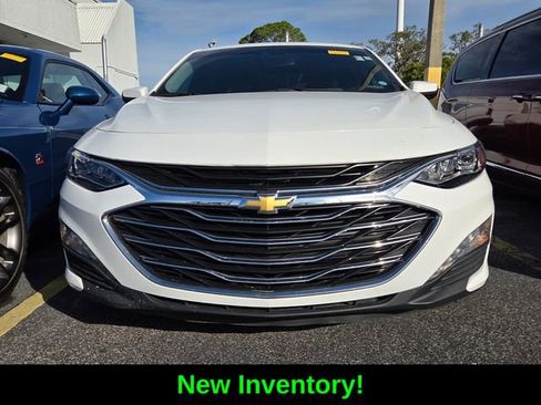 Used 2023 Chevrolet Malibu LT w/ Driver Confidence Package FWD image 2