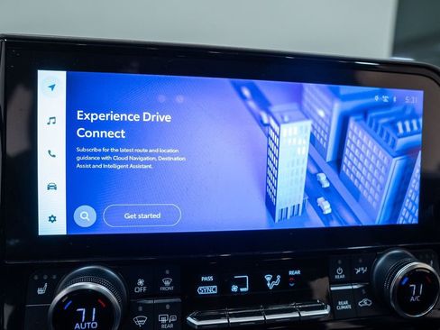 Certified 2024 Toyota Highlander XLE image 27