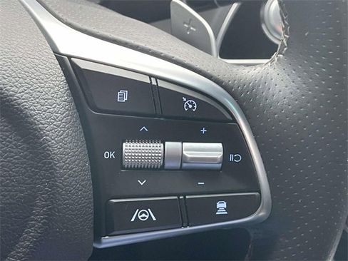 Used 2023 Genesis G70 2.0T image 20