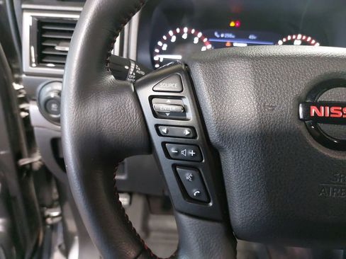 Used 2022 Nissan Titan PRO-4X w/ Pro-4x Convenience Package AWD/4WD image 15