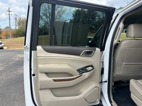 Used 2020 GMC Yukon XL Denali image 28