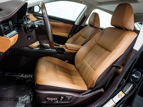 Used 2018 Lexus ES 350 w/ Luxury Package w/Wood Trim FWD image 17